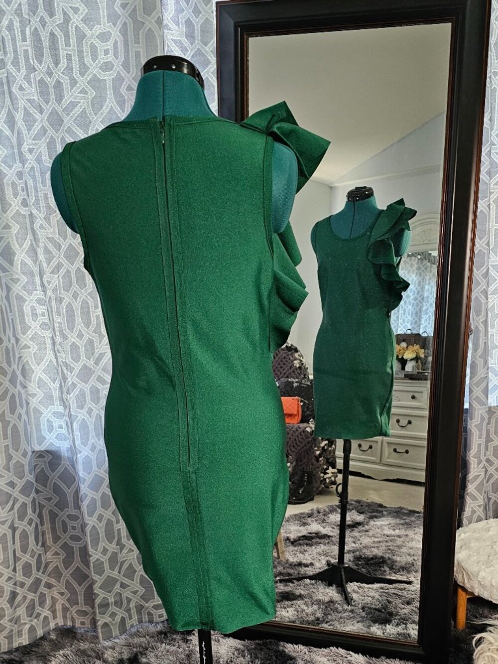 Wow Couture Green Ruffle‑Shoulder Bodycon Dress – Size L - Picture 3 of 7